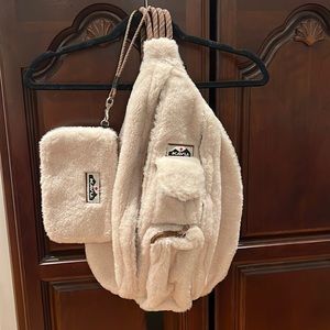 New with no tags Kavu, tan fur